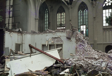 834158 Afbeelding van de sloop van de Kerk van O.L. Vrouw ten Hemelopneming (Biltstraat 123) te Utrecht.